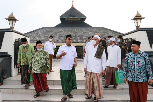 Kunjungi Makam Sunan Kalijogo dan Raden Patah, Gus Jazil Pesan Jangan Lupakan Jasa Ulama