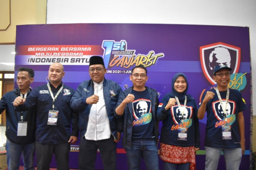 Dikecam Usai Usai Hina Ning Imaz Lirboyo, Eko Kuntadhi Mundur dari Ketua Ganjarist