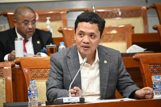 Kian Memanas, DPR Kecam Intimidasi KSAD Dudung ke Effendi Simbolon