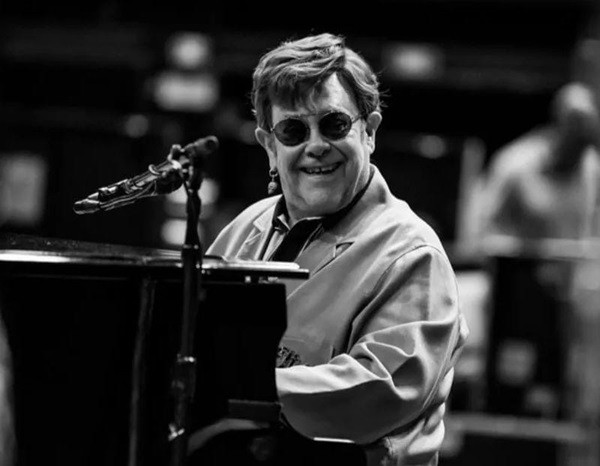 Elton John Kembali Berkarya, Album ke-32 dan Film Dokumenter Siap Dirilis