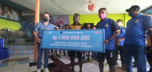 Tim Sepakbola Papua Diguyur Bonus 1 Miliar