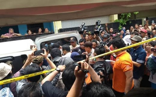 Pelaku Pembunuhan Satu Keluarga di Bekasi, Dibekuk Petugas di Kaki Gunung Guntur, Jawa Barat