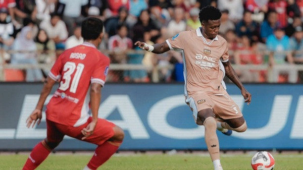 Redam Permainan Dewa United FC, Jan Olde Puji Semen Padang FC