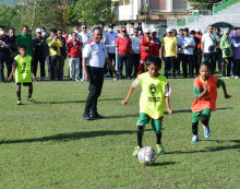 Buka Festival FIFA Grassroots 2022, Menpora Amali Puji Talenta Muda Pemain Gorontalo
