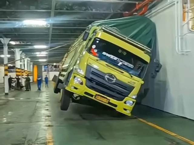 Insiden Truk Oleng dalam Kapal Feri, Penyeberangan Bakauheni–Merak Diminta Waspada