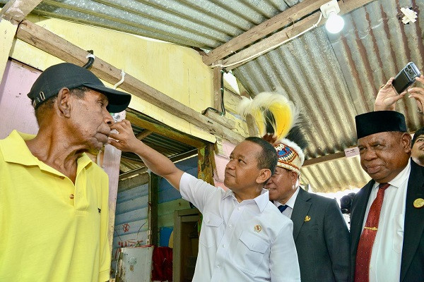 Program BPBL Hadir di Fakfak, Menteri Bahlil Sebut Angkat Beban Finansial Masyarakat Tak Mampu