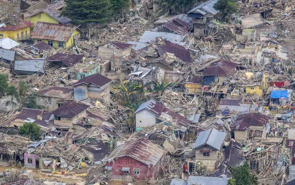 Korban Jiwa Bencana Sumatera Tembus 1.030 Orang, 206 Masih Dicari