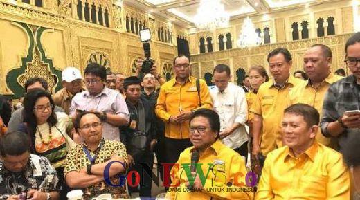Kumpulkan Pimpinan Media, OSO Tegaskan Masih Ketua Partai Hanura