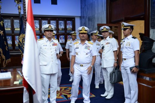 Kasal Terima Kunjungan Panglima Tentara Laut Diraja Malaysia