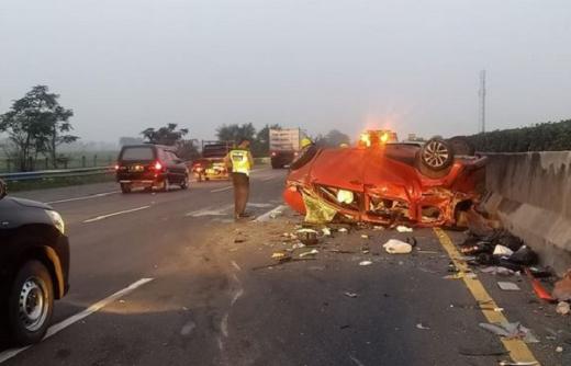 Gegara Supir Mengantuk, Tiga Kendaraan Terlibat Laka di Tol Tangerang-Merak