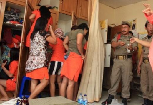 Diduga Dibeking Oknum Polisi, Panti Pijat di Padang Digerebek