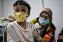 Untuk Pihak Sekolah Dengerin Nih, Jokowi Melarang Paksa Orang Tua Teken Surat Vaksinasi Murid