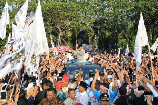 Disambut Ribuan Rakyat Samarinda, Prabowo Rasakan Getaran Rakyat Ingin Perubahan