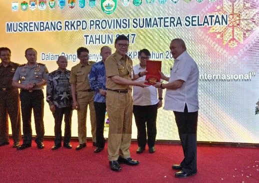Buka Musrenbang di Palembang, Tjahjo Kumolo Bahas Gubernur NTB yang Maafkan Pemaki
