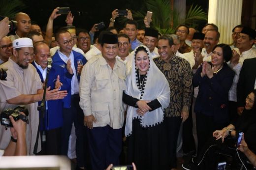 Malam Jelang Pencoblosan, Prabowo Ucapkan Selamat Ulang Tahun ke Titiek Soeharto