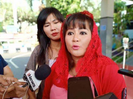 Dikenal Kerap Kasar dan Frontal, Akun Twitter Dewi Tanjung Tiba-tiba Hilang