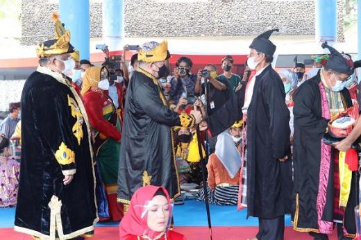 Ketua DPD RI Dapat Gelar Mia Ogena Yi Saragau dari Kesultanan Buton