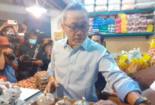 Janjikan Pedagang Pasar Umrah, Ekonom Ingatkan Mendag Zulhas Agar Tidak Gimmick