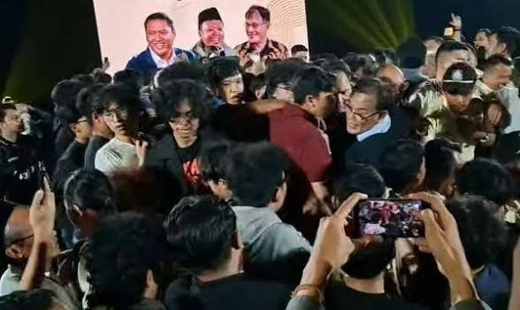 Digeruduk Mahasiswa Saat Diskusi, Kepala Badan Percepatan Kemiskinan Budiman Sudjatmiko Sesalkan Pembungkaman Dialog