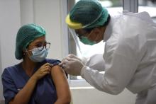 Kemenkes Jelaskan Urgensi Dosis ke-3 Vaksin untuk Nakes