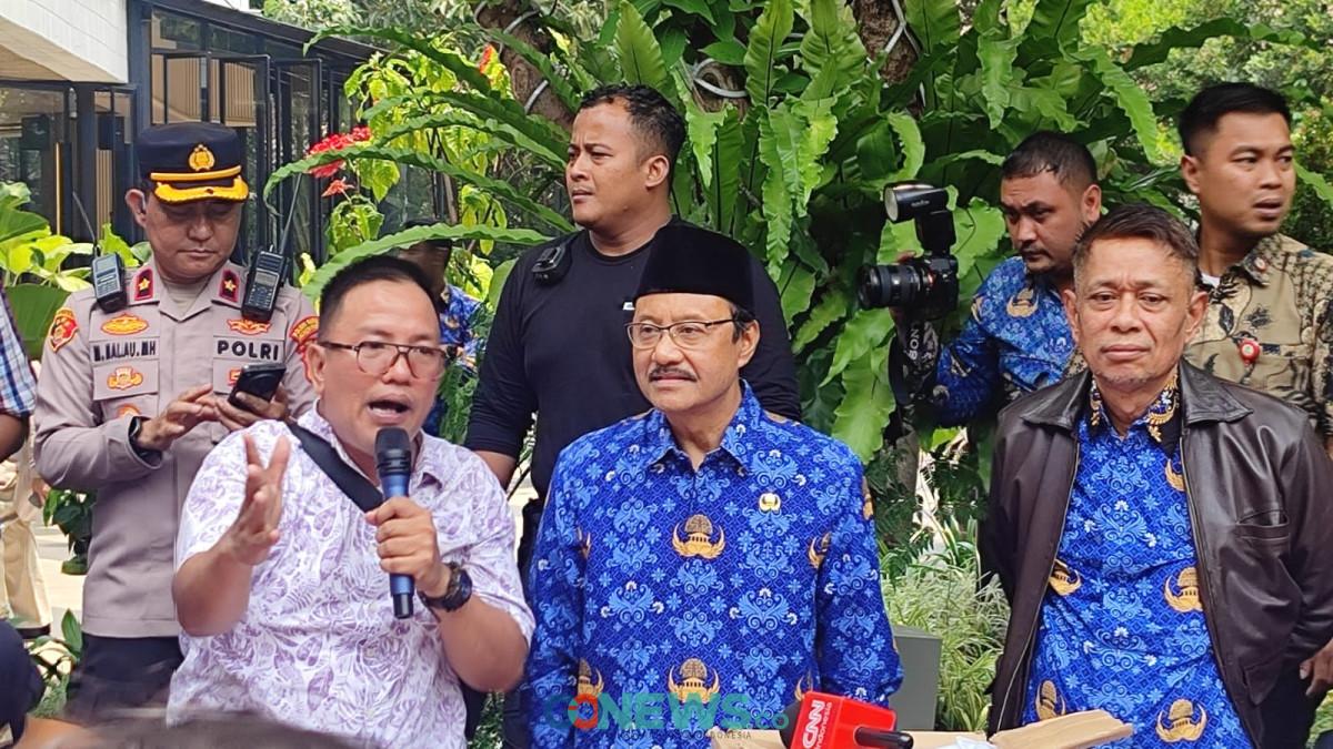 KWJK Bawa Ratusan Warga Geruduk Kemensos Minta Desil Diperbaiki Segera