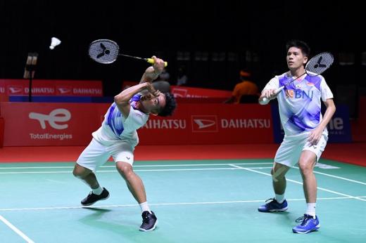 Pram/Yere Menang Mudah Ayas Pasangan Rusia