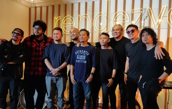 Band OMOM dan Rocker Kasarunk Rilis Karya Baru di Penghujung Tahun 2024