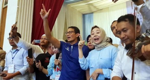 Soal Cium Tangan Maruf Amin dan Pijatan ke Prabowo, Ini Kata Sandiaga