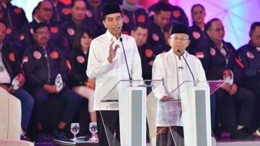 Natalius Pigai Sebut Pengetahuan Bernegara Jokowi Belum Level Kepala Negara