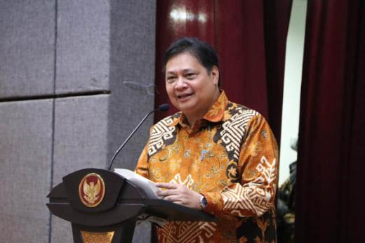 Serahkan Penghargaan KUR, Menko Airlangga Sampaikan Arah Pengembangan UMKM Agar Berdaya Saing Tinggi