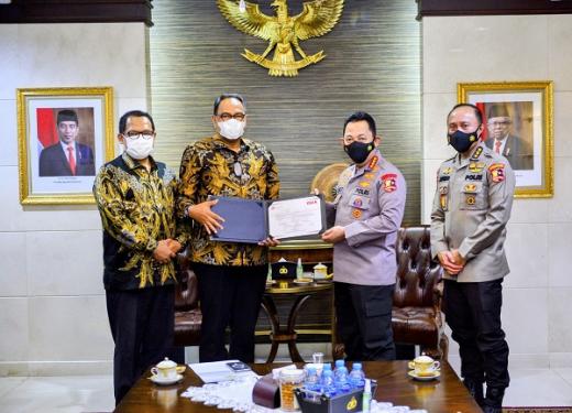 Terima Sertifikat CSFA dari BPK, Jenderal Sigit Ingin Personel Polisi Punya Kemampuan Auditor