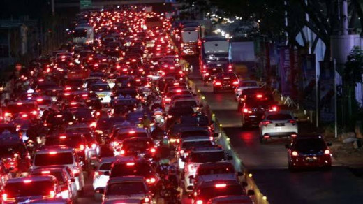 Ada Perbaikan Jalan, Tol Jakarta-Cikampek Macet Parah hingga Pagi Ini