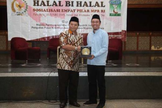 Hidayat Nur Wahid: Jangan Mendikotomikan ke-Indonesiaan dan ke-Islaman