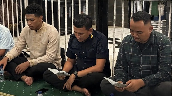 Usai Kalah dari Argentina, Jude Bellingham Mampir ke Lapas Serang?