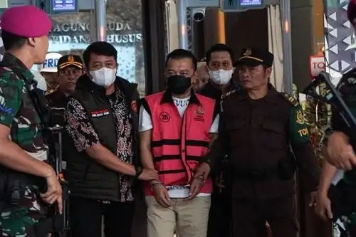 Pengacara Don Ritto Bantah 74 Kg Emas di Sentul Milik Eks Jampidsus