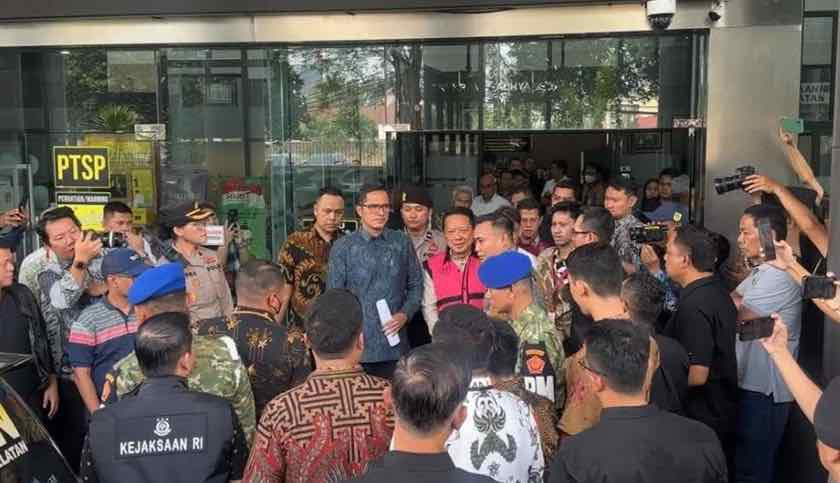 Eks Jampidsus Kejagung Diserahkan ke Kejari Jaksel Terkait Dugaan Pemerasan