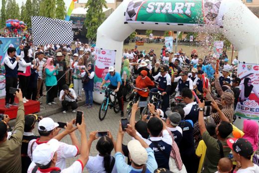 Sepeda Nusantara Kolaborasi dengan Olahraga Tradisional di Kendal