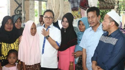 Berikan Bantuan 400 Selimut dan Genset, Ketua MPR Beserta Komisi 8 DPR Tinjau Penanganan Bencana Gempa Aceh