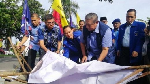 Sekjen Demokrat Minta Wiranto Tak Sepelekan Soal Pengerusakan Atribut di Riau