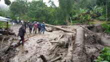 Banjir Bandang Terjang Kawasan Gunung Mas Puncak, 474 Warga Mengungsi