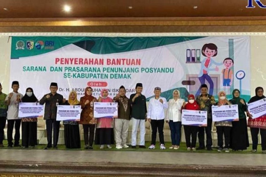 Serahkan Bantuan Sarpras Posyandu se-Demak, Gus Imin Apresiasi BRI