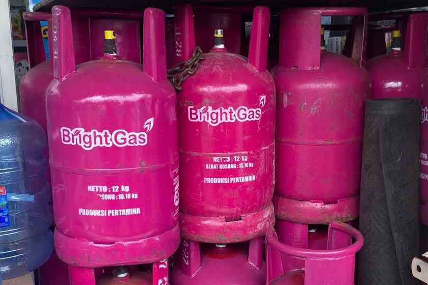 Tabung Gas Dua Belas Kilo Melambung Warga Menengah Jakarta Mulai Lirik Elpiji Subsidi