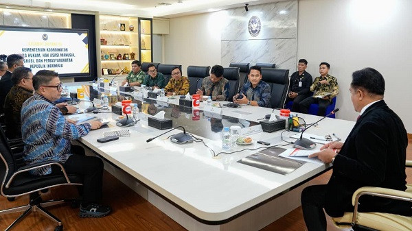 Menko Yusril Terima BEM SI, Kritik MBG Jadi Poin Krusial