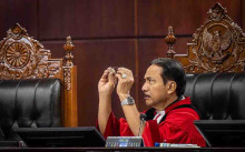Gugatan Gugur, Tapi MK Tegaskan Wamen Dilarang Rangkap Jabatan