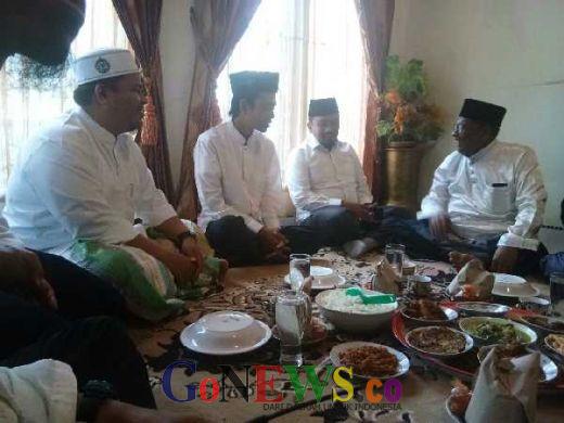Usai Tempuh 5 Jam Perjalanan Darat, UAS dan Syeikh Rasyid Tiba di Muara Batu, Aceh Besar