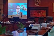 Sekjen DPR Raih Gelar Doktor dari Sekolah Bisnis IPB Bogor