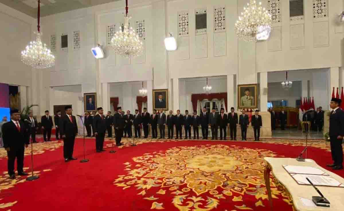 Presiden Jokowi Resmi Lantik Tiga Menteri dan Satu Wakil Menteri