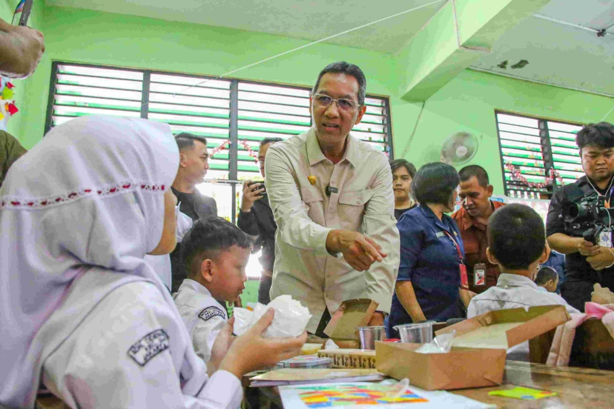 Pj Gubernur DKI Gunakan Uang Operasionalnya untuk Uji Coba Makan Bergizi Gratis