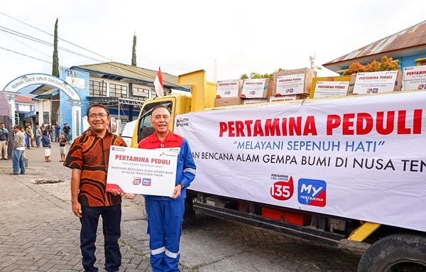 Komut Pertamina Kunjungi Korban Gempa NTT, Salurkan Bantuan di RS Ruteng