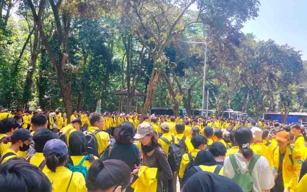 BEM UI Gelar Aksi di Bundaran HI, Bawa Delapan Tuntutan